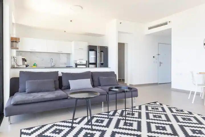 Oַ&O Group- Luxury Apt Tower Best Sea View Bat Yam Exterior foto