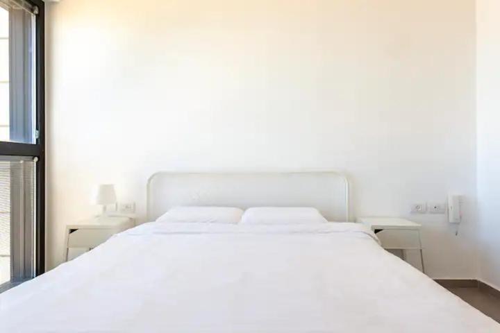 Oַ&O Group- Luxury Apt Tower Best Sea View Bat Yam Exterior foto