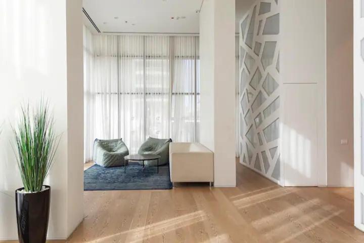 Oַ&O Group- Luxury Apt Tower Best Sea View Bat Yam Exterior foto