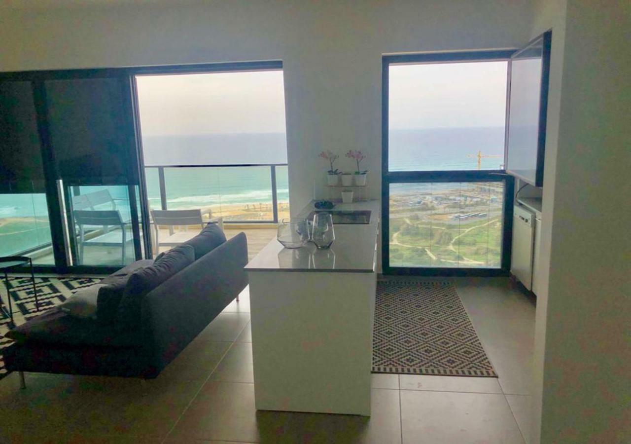 Oַ&O Group- Luxury Apt Tower Best Sea View Bat Yam Exterior foto