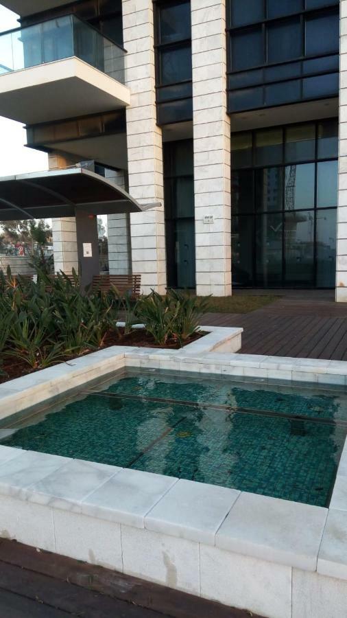 Oַ&O Group- Luxury Apt Tower Best Sea View Bat Yam Exterior foto