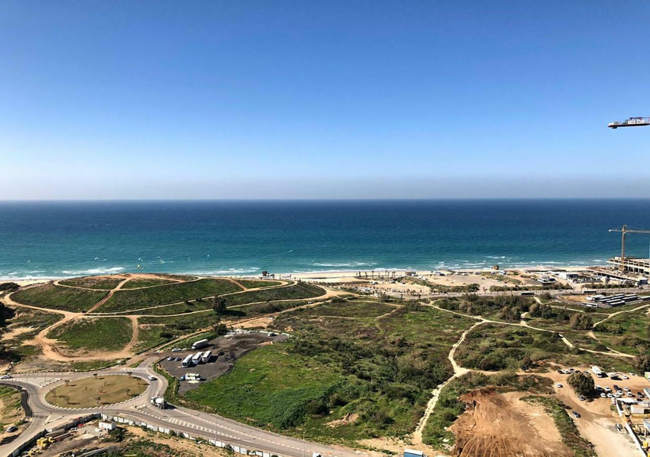 Oַ&O Group- Luxury Apt Tower Best Sea View Bat Yam Exterior foto